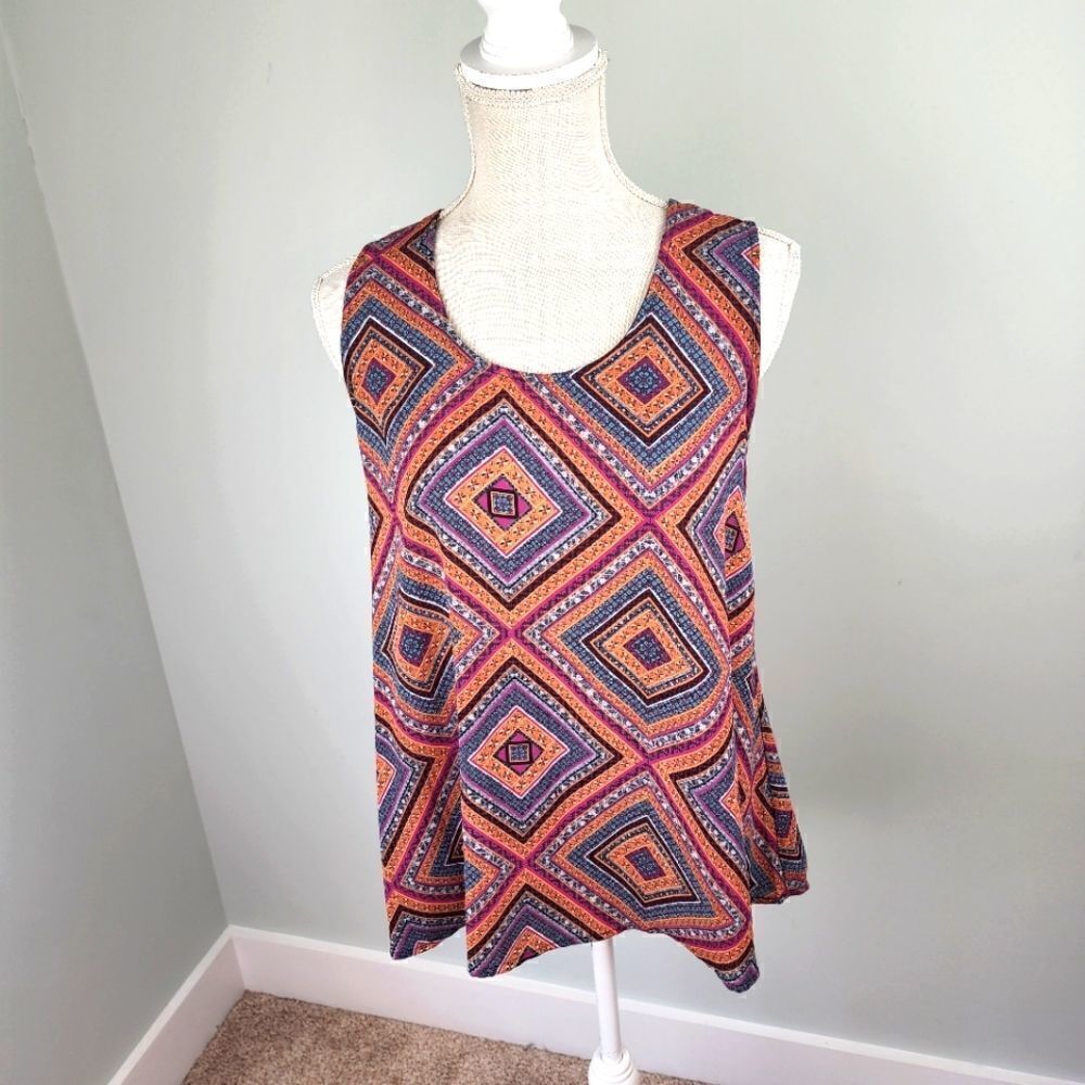 W5 WOMEN'S SLEEVELESS TOP SIZE SMALL ZIPPER BACK AZTEC PRINT